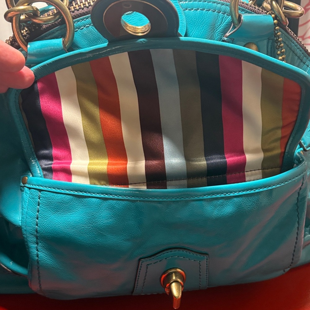 Coach Legacy Francine Satchel and Kisslock Turnlock Wallet Patent Turquoise 2008 - Picture 10 of 17